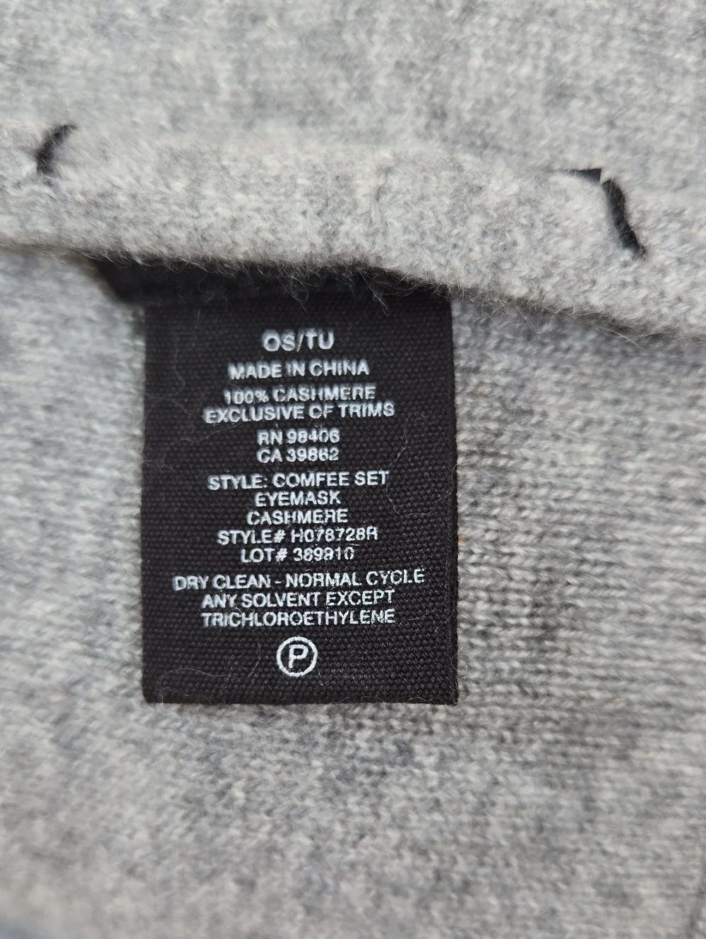 NWOT Theory Luxury Cashmere Gray Travel Pillow and Eye Mask